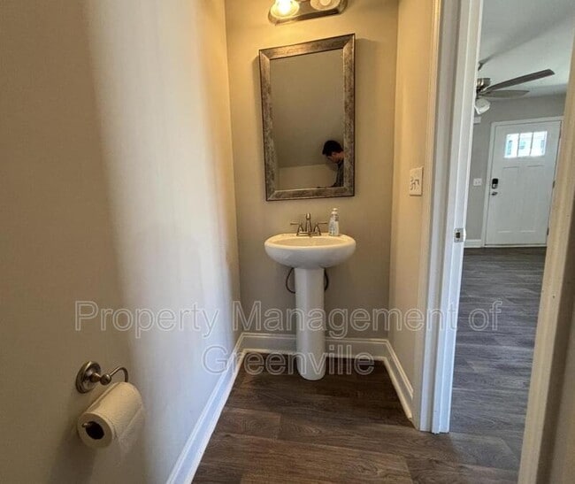 Building Photo - 121 Rubin Ave