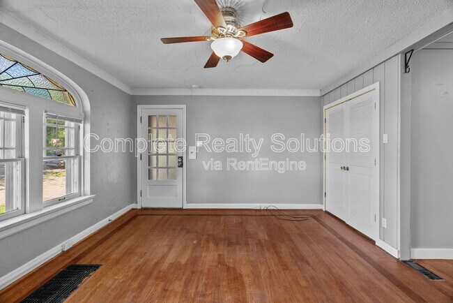 Building Photo - 8028 Wynwood Dr