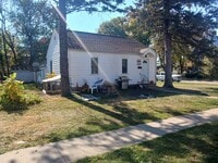 Building Photo - 2526 Knapp St