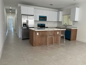 Building Photo - 119 NW 5th Ave