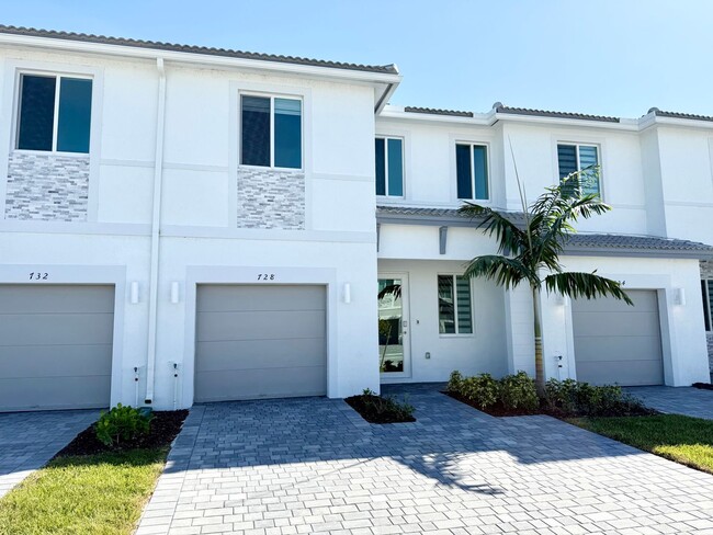 Building Photo - Brand new 3 bed 3.5 bath Townhouse with ya...