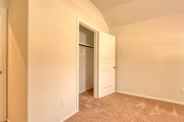Building Photo - 744 Walls Blvd