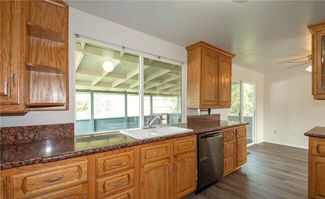 Building Photo - Gig Harbor Home on Oversized Lot