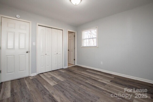 Building Photo - 1159 Camp Creek Rd