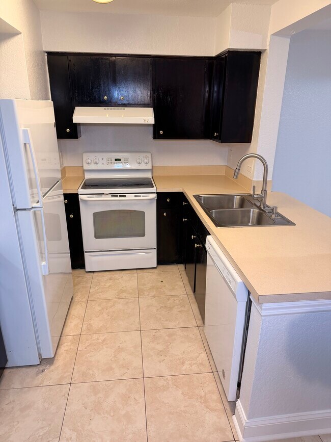 Building Photo - 3904 Brigadoon Cir