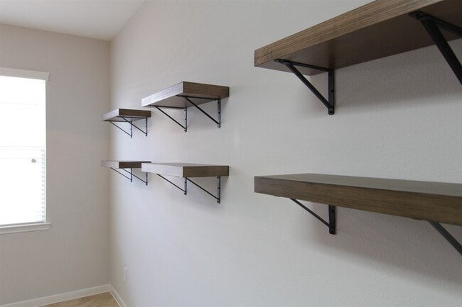 Building Photo - 15010 Sun Glaze Dr