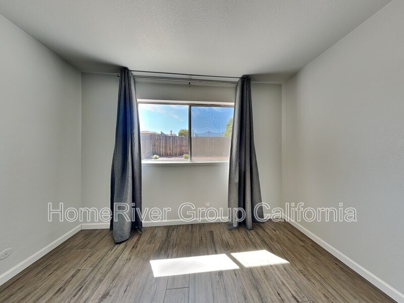 Building Photo - 5901 Spring Glen Dr