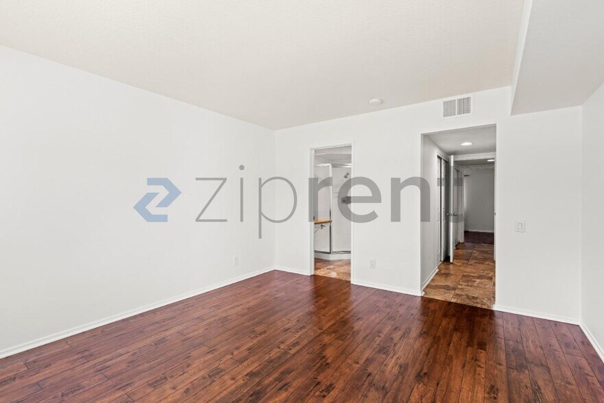 Building Photo - Unit Unit A
