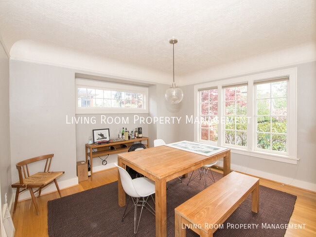 Building Photo - 3023 NE 44th Ave