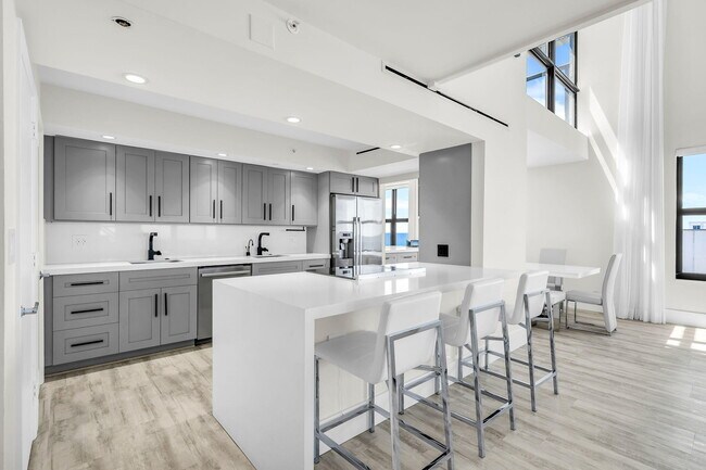 Building Photo - 3115 S Ocean Blvd