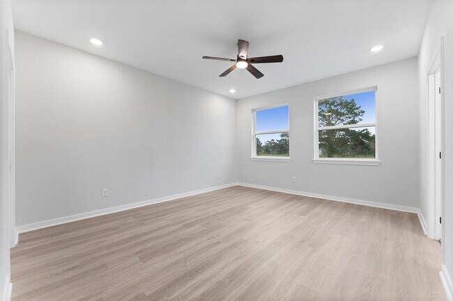 Building Photo - 14839 Spica Ct