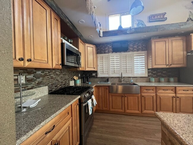Building Photo - 3bdr 2 bth with a Bonus Room in Spring Val...