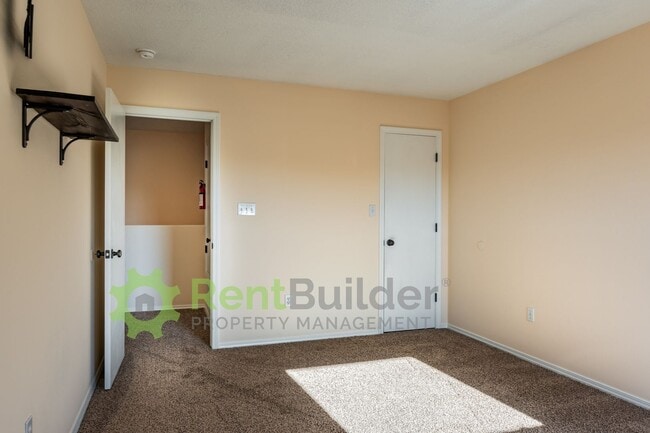 Building Photo - CALL US TODAY AT (505) 808-6467 TO SCHEDUL...