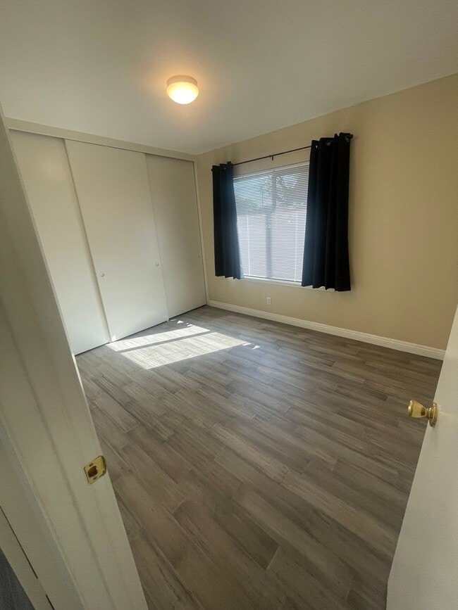 Building Photo - 3 Bed, 2 Bath Tanglewood For Rent- Single Story w/ Garage and AC!