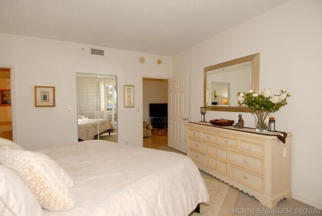 Building Photo - 3200 N Ocean Blvd