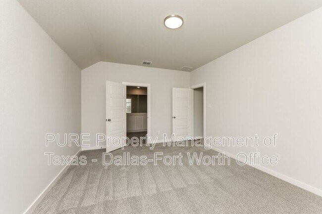 Building Photo - 3908 Edmondson Dr