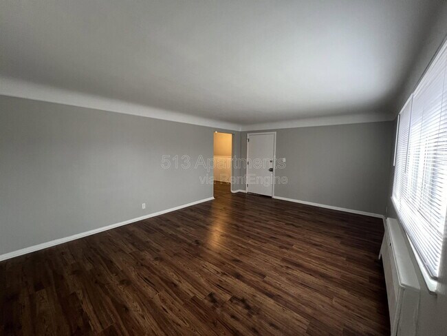 Building Photo - 4594 Hamilton Ave