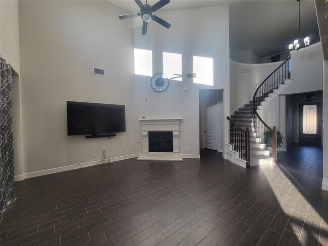 Building Photo - 340 Cross Timbers Dr