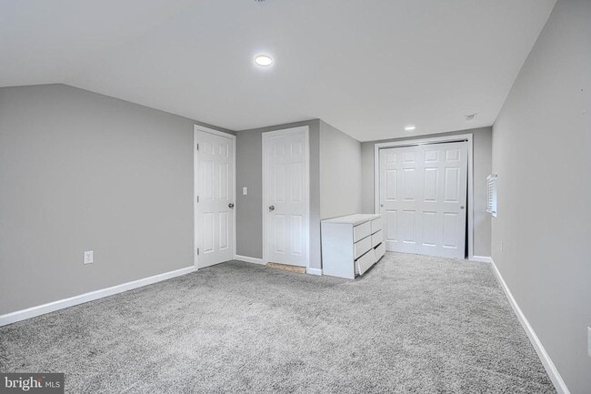 Building Photo - 4722 Raspe Ave