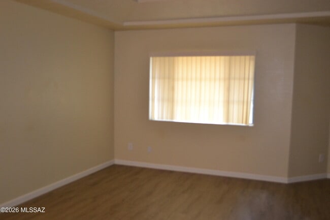 Building Photo - 1200 E River Rd
