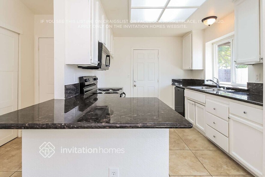 Building Photo - 8101 Bonelli Ct