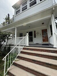 Building Photo - 348 School St