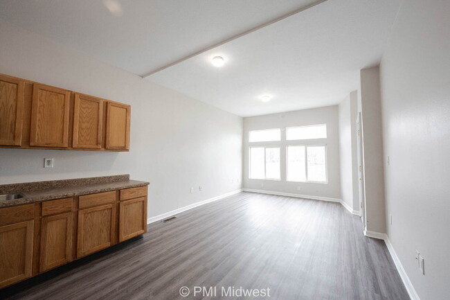 Building Photo - "Charming 2-Bedroom Apartment in Indianapo...