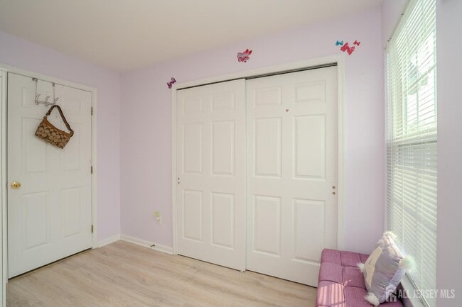 Building Photo - 908 Blossom Cir