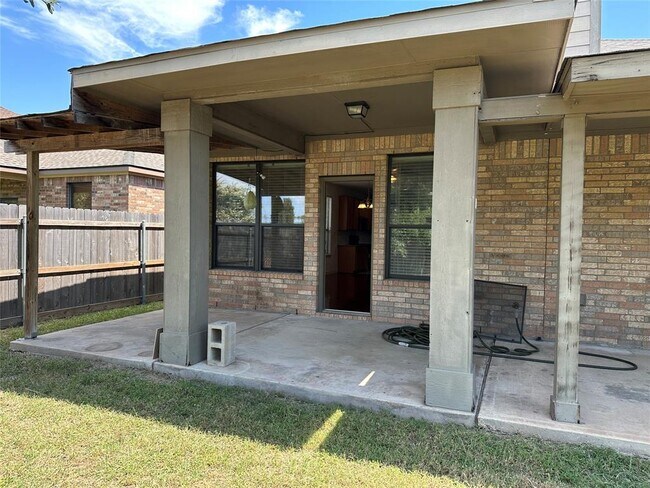 Building Photo - 14209 Naruna Way
