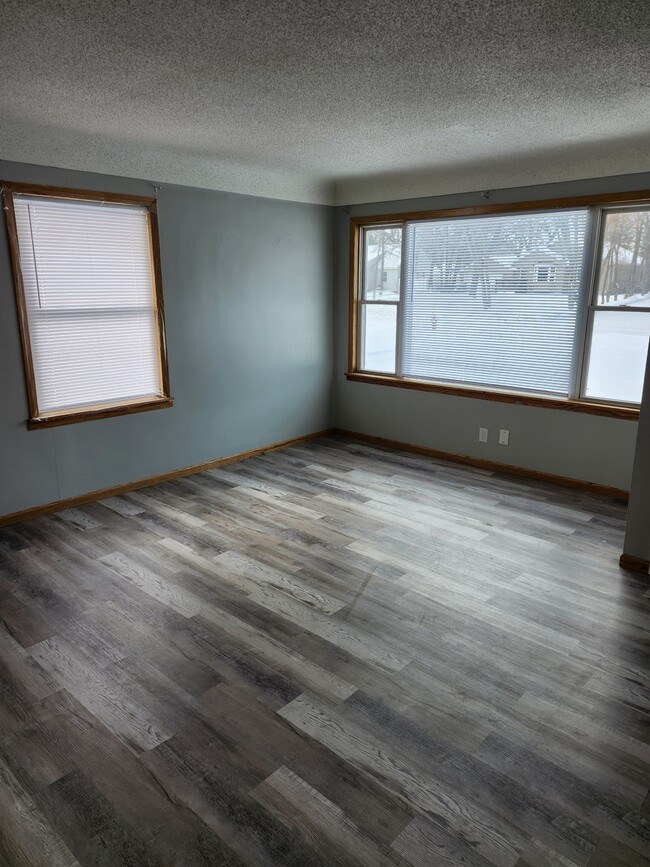 Building Photo - 8983 Van Buren St NE