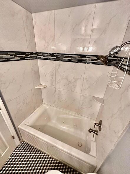 Building Photo - 5704 Channel Dr