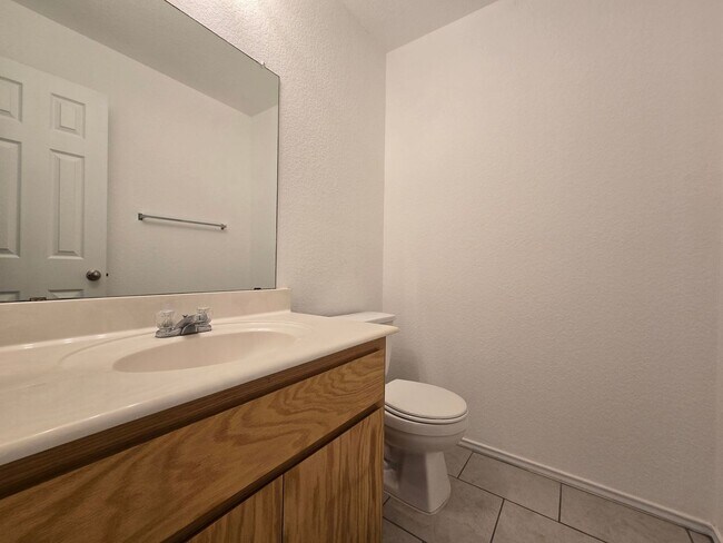 Building Photo - 3906 Kevin Shaw Dr