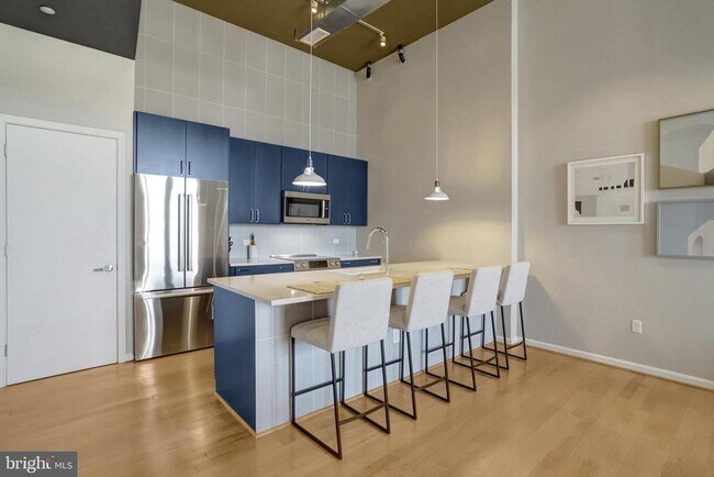 Building Photo - 2720 S Arlington Mill Dr