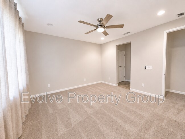 Building Photo - 231 Flach Dr