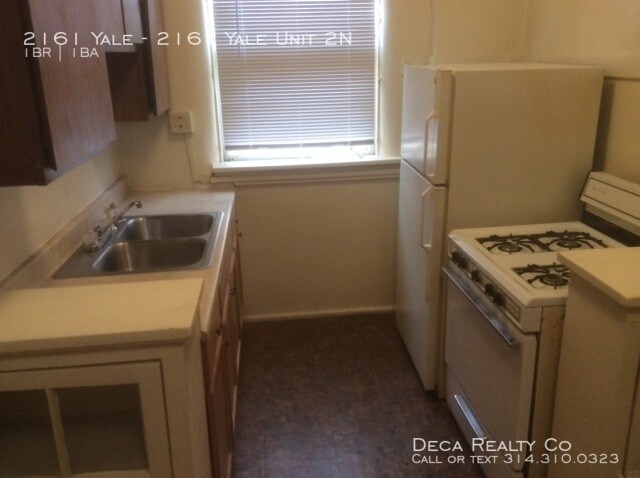 Building Photo - 2161 Yale Ave