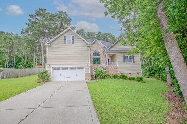 Building Photo - "Large 3-Bedroom plus BONUS Retreat with S...
