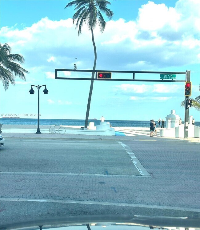 Building Photo - 700 Bayshore Dr
