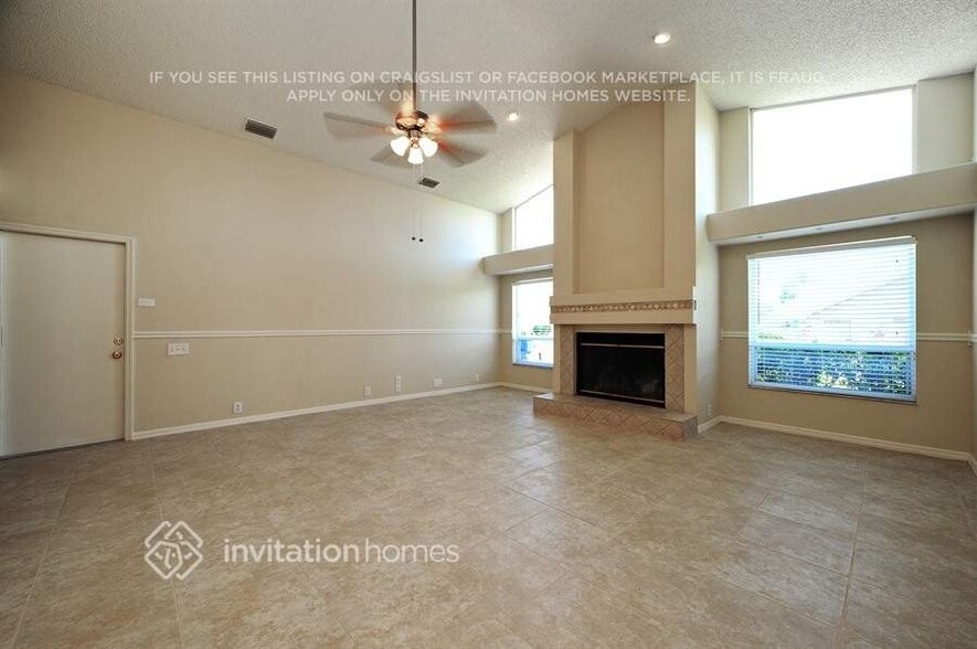 Building Photo - 437 Waterford Cir E