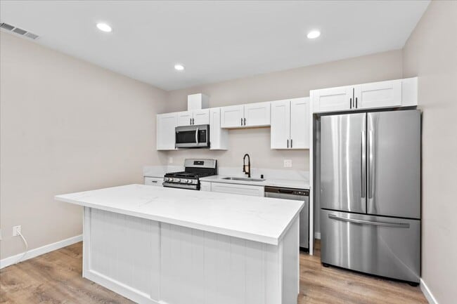 Building Photo - Brand new!