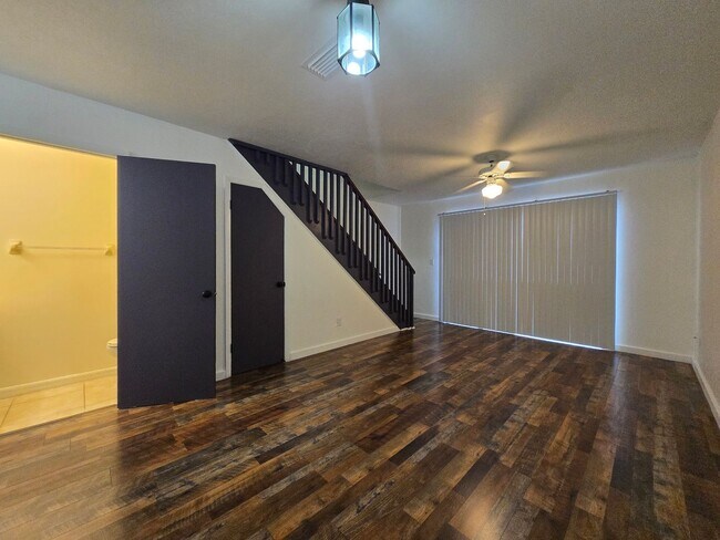Building Photo - 2/1.5 in Foxmoor!