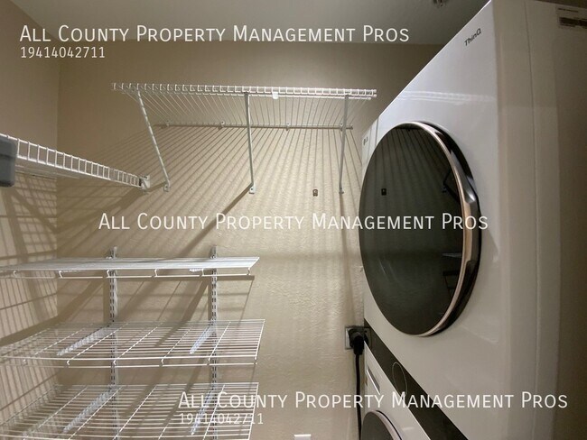 Building Photo - 4156 Central Sarasota Pkwy