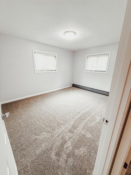 Building Photo - 211 W Pipestone Ave