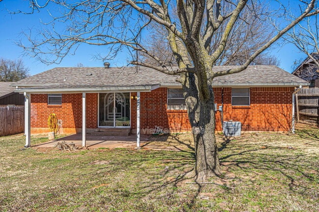 Building Photo - 3920 Dentwood Terrace