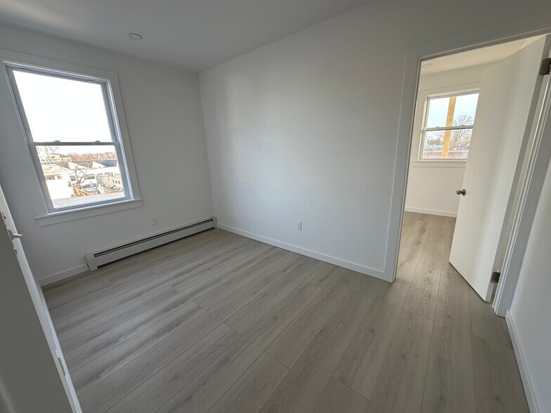 Building Photo - 26 Taff Ave