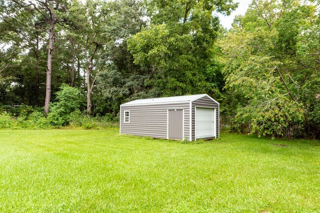 Building Photo - 4 Bedroom 2 Bath Home in Pinewood Vista - North Charleston