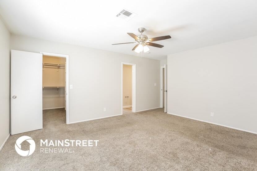Building Photo - 4570 Paseo El Rio Dr