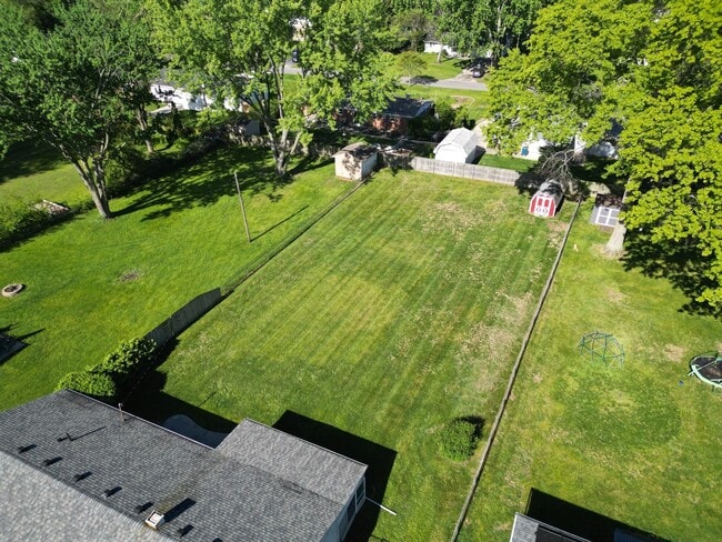 Building Photo - 5247 Silvertown Dr