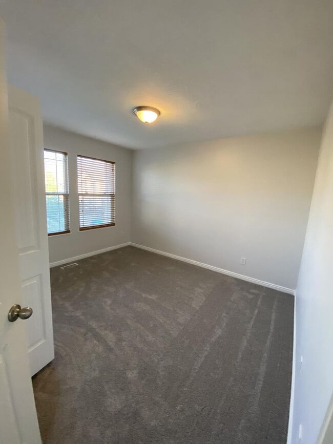 Building Photo - 1512 N 540 W