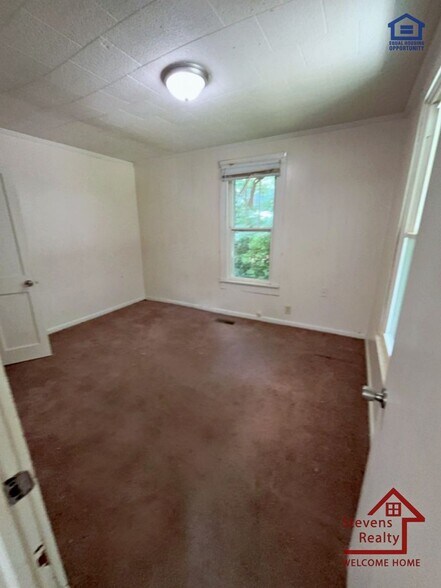 Building Photo - 116 Walker St