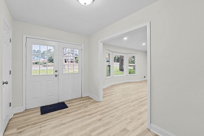 Building Photo - 1306 Dominica Dr